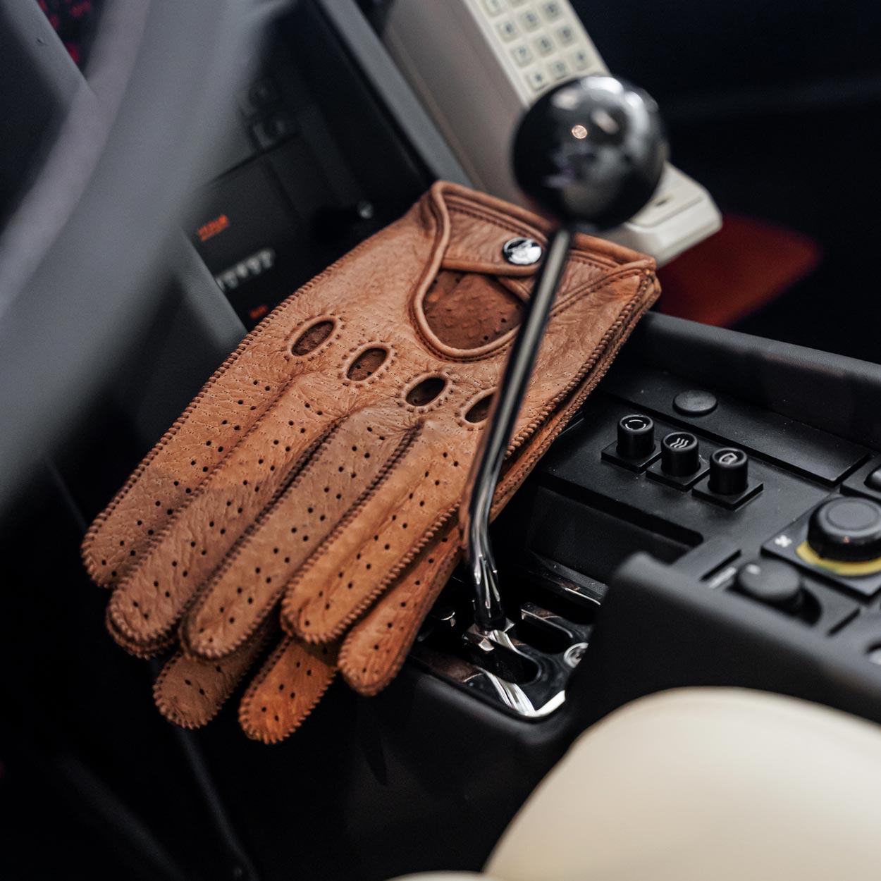 Brown leather men driving gloves - OPINARI - Driver's Essentials