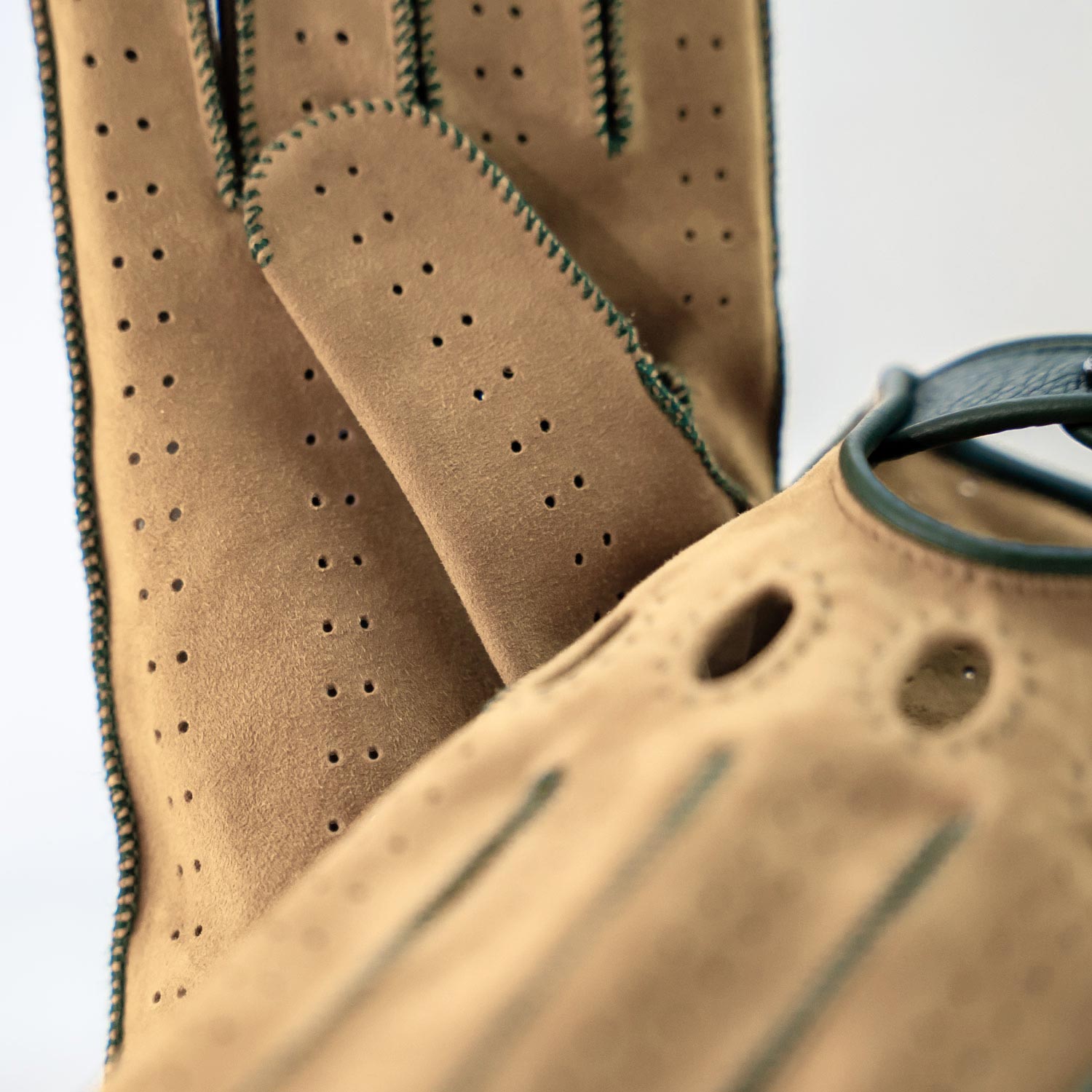 Sand green suede Italian driving gloves