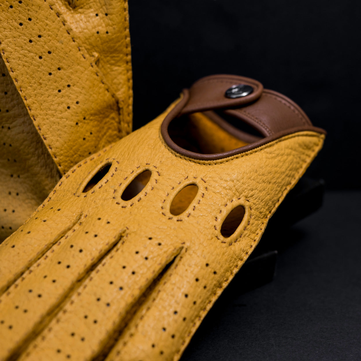 Yellow Italian peccary leather driving gloves