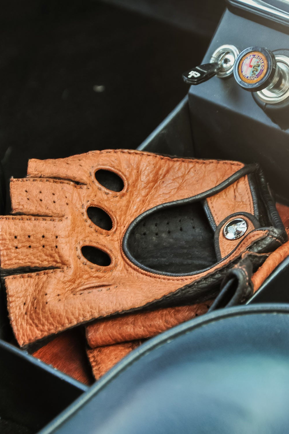 Fingerless brown driving gloves Alfa Romeo