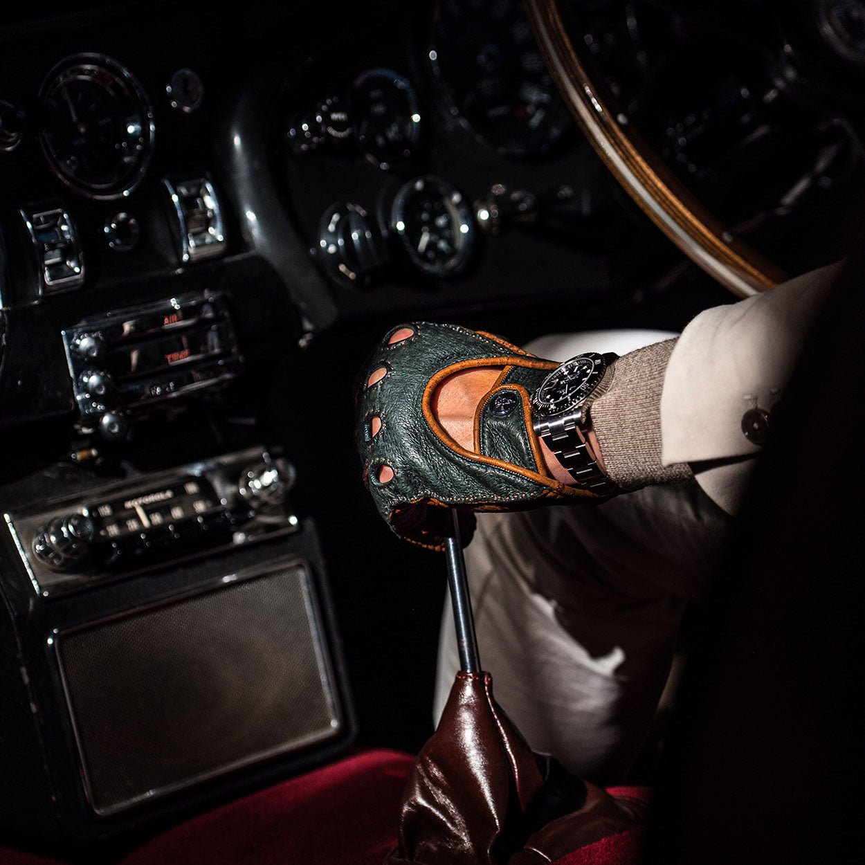 Corsa Verde Green driving gloves - Opinari - Driver's Essentials