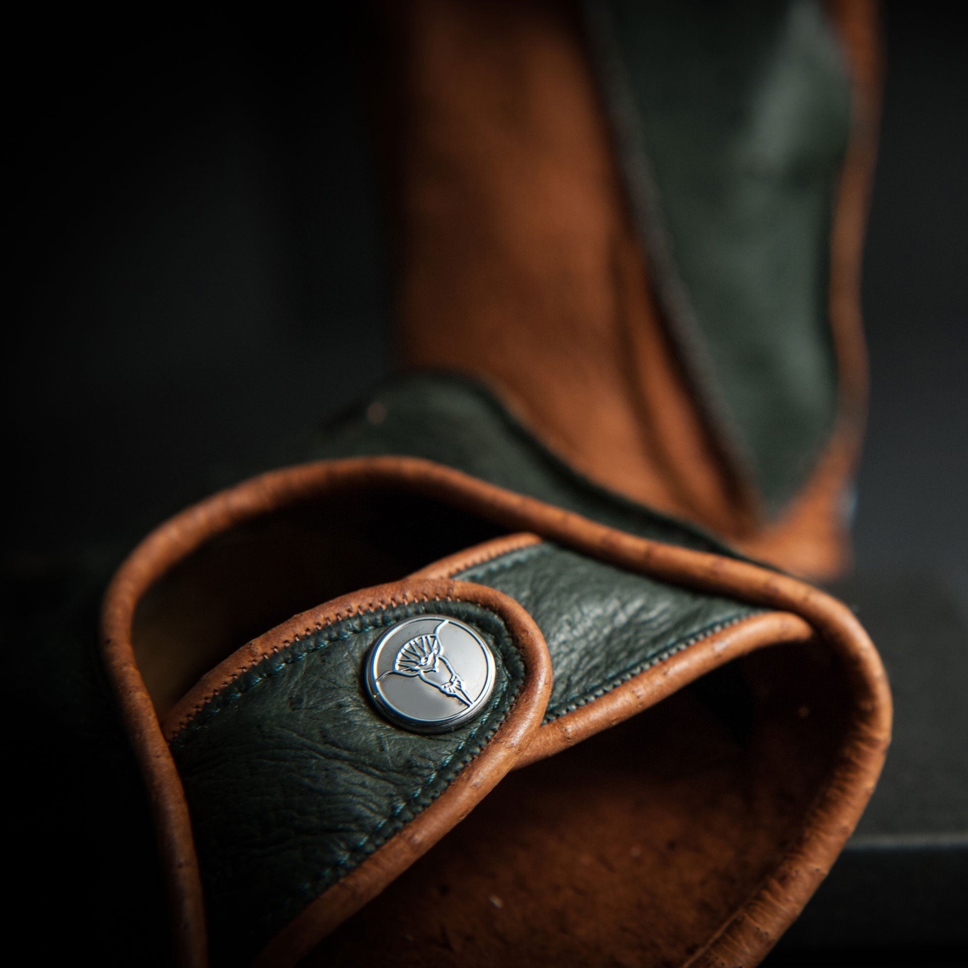 Green brown leather men's driving gloves - Opinari - Driver's Essentials