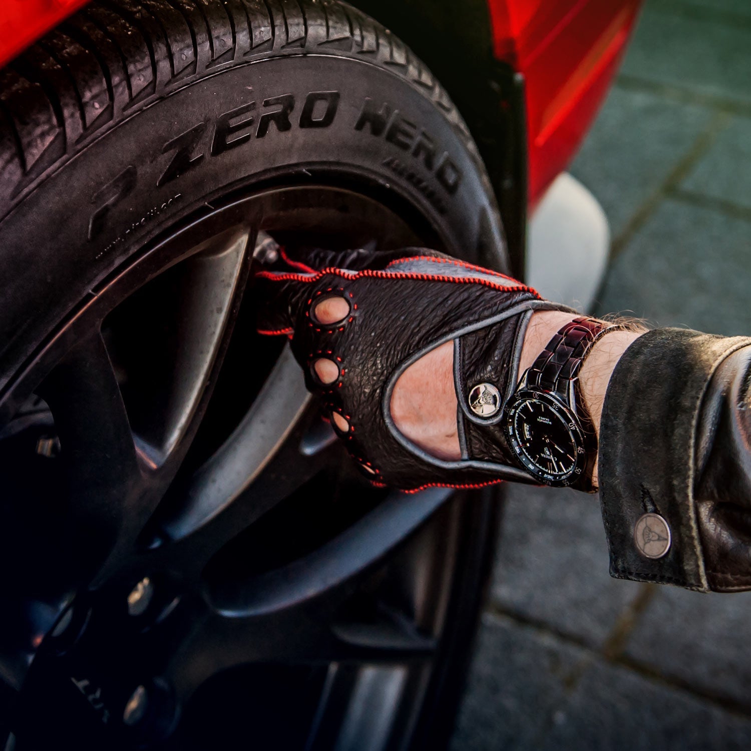 Red black peccary leather driving gloves - Opinari - Driver's Essentials
