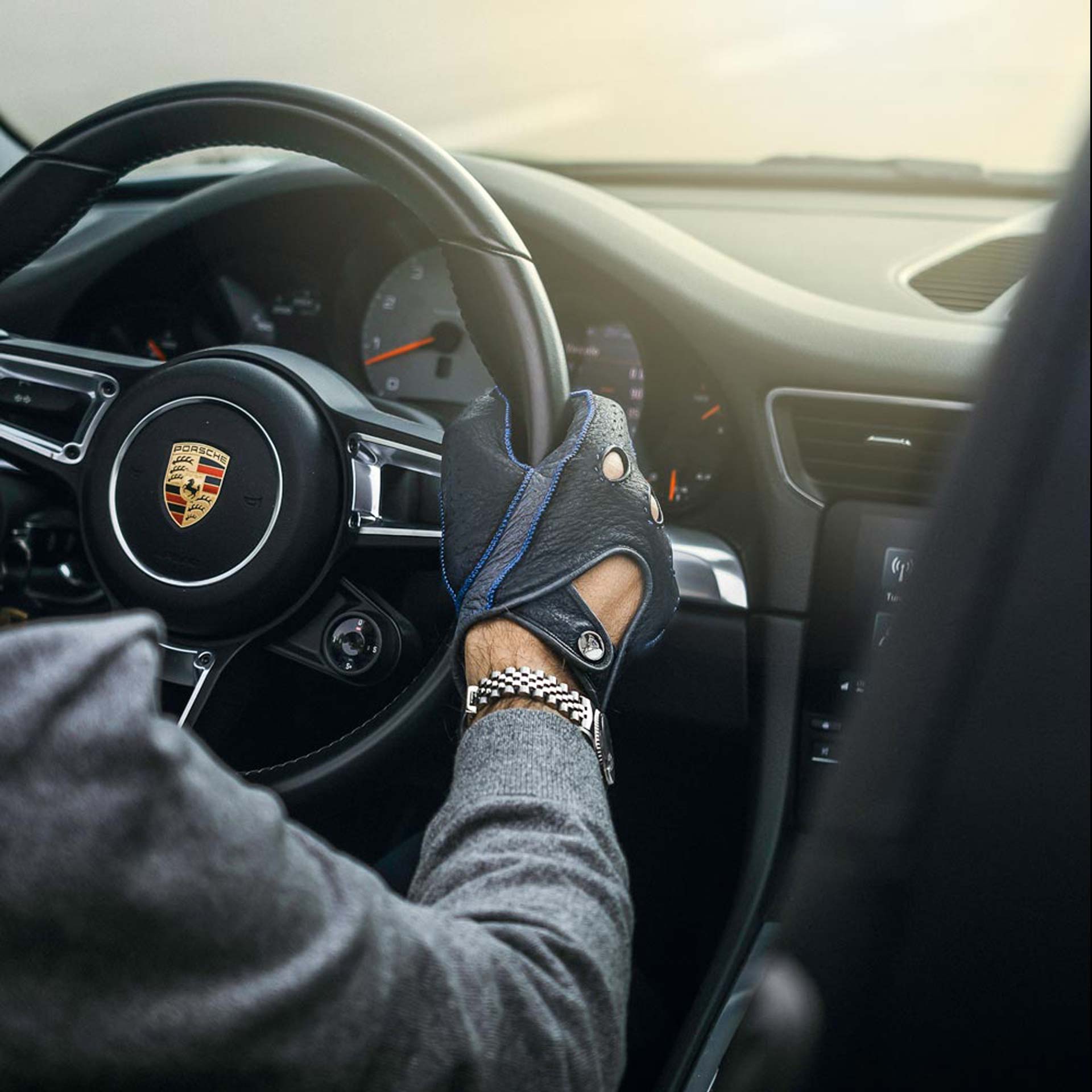 Porsche Blue men driving gloves - Opinari - Driver's Essentials