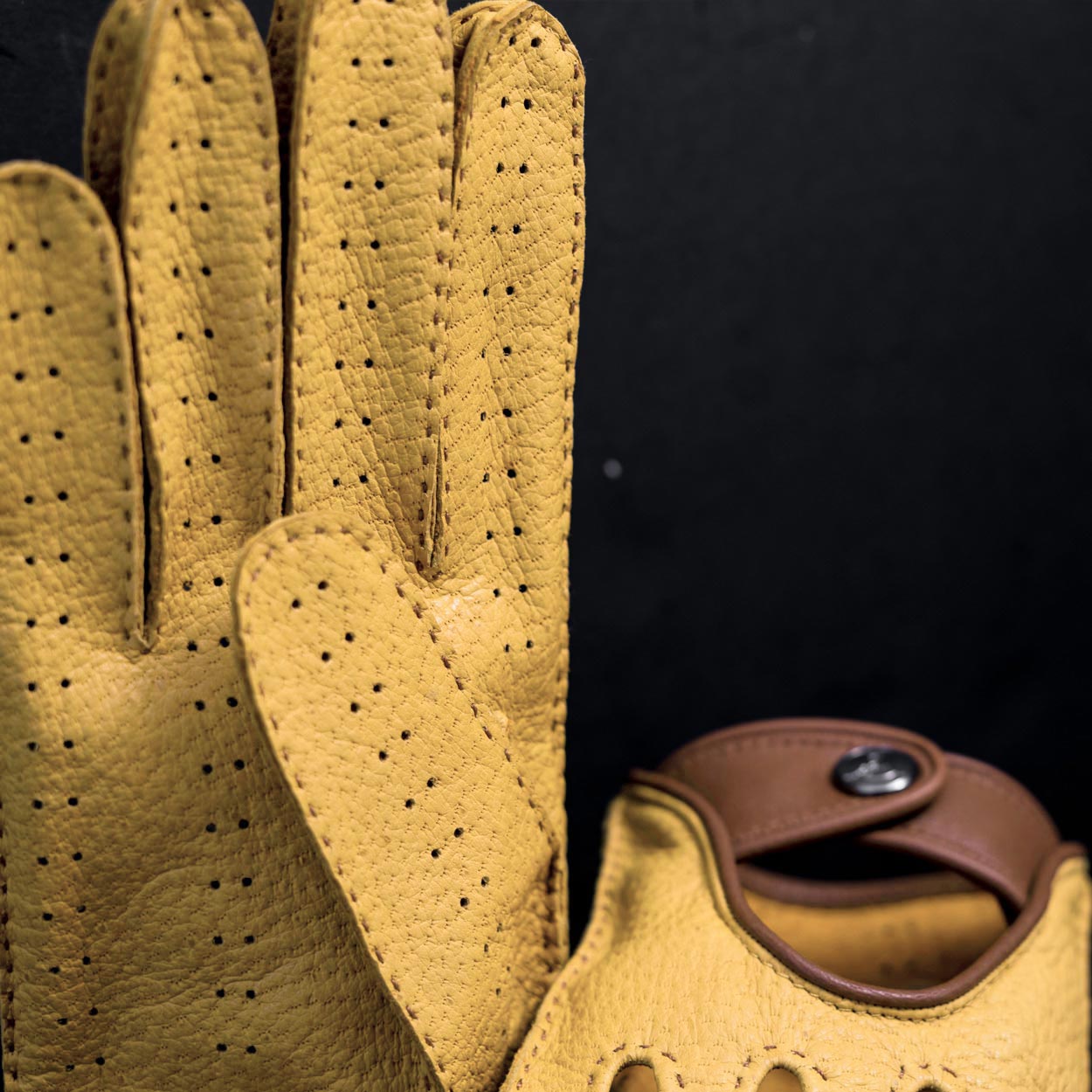 Yellow brown men's driving gloves