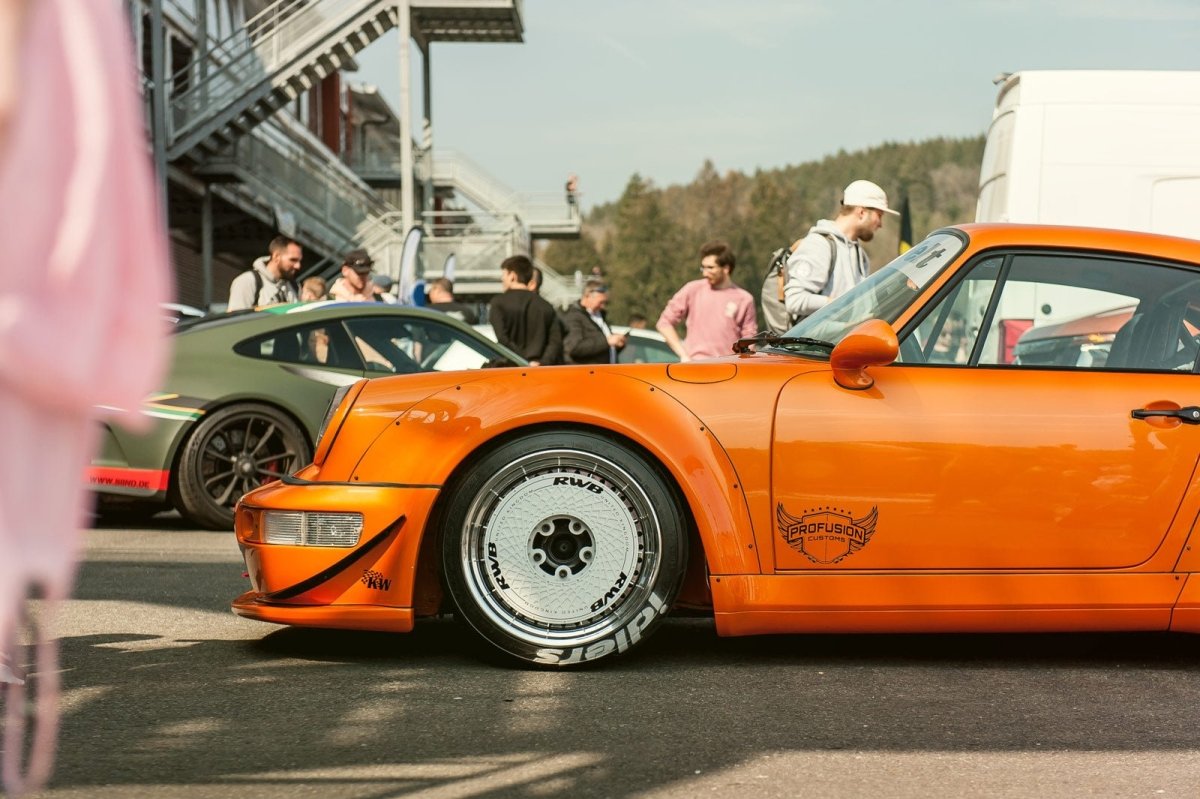 Modifying an orginal Porsche by hand? RAUH-Welt Begriff does it ... - Opinari - Driver's Essentials