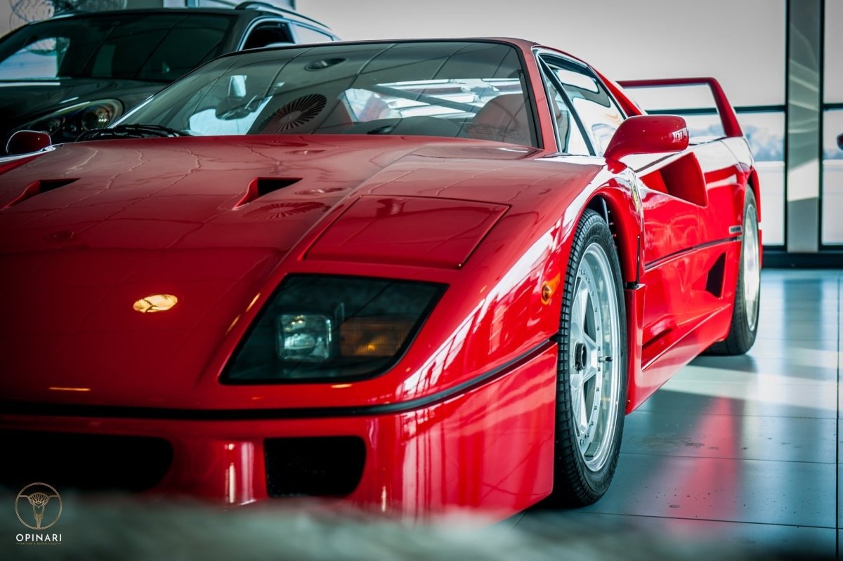 The legend, the Icon, the Ferrari F40 - Opinari - Driver's Essentials