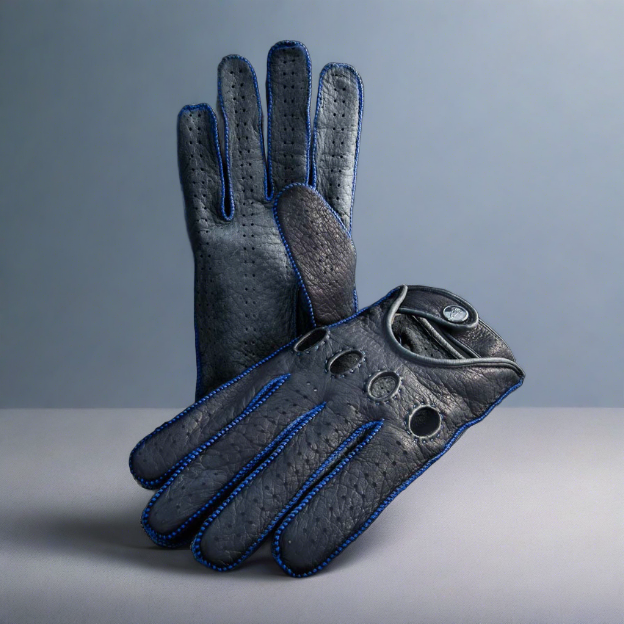 Azzurro blue driving gloves