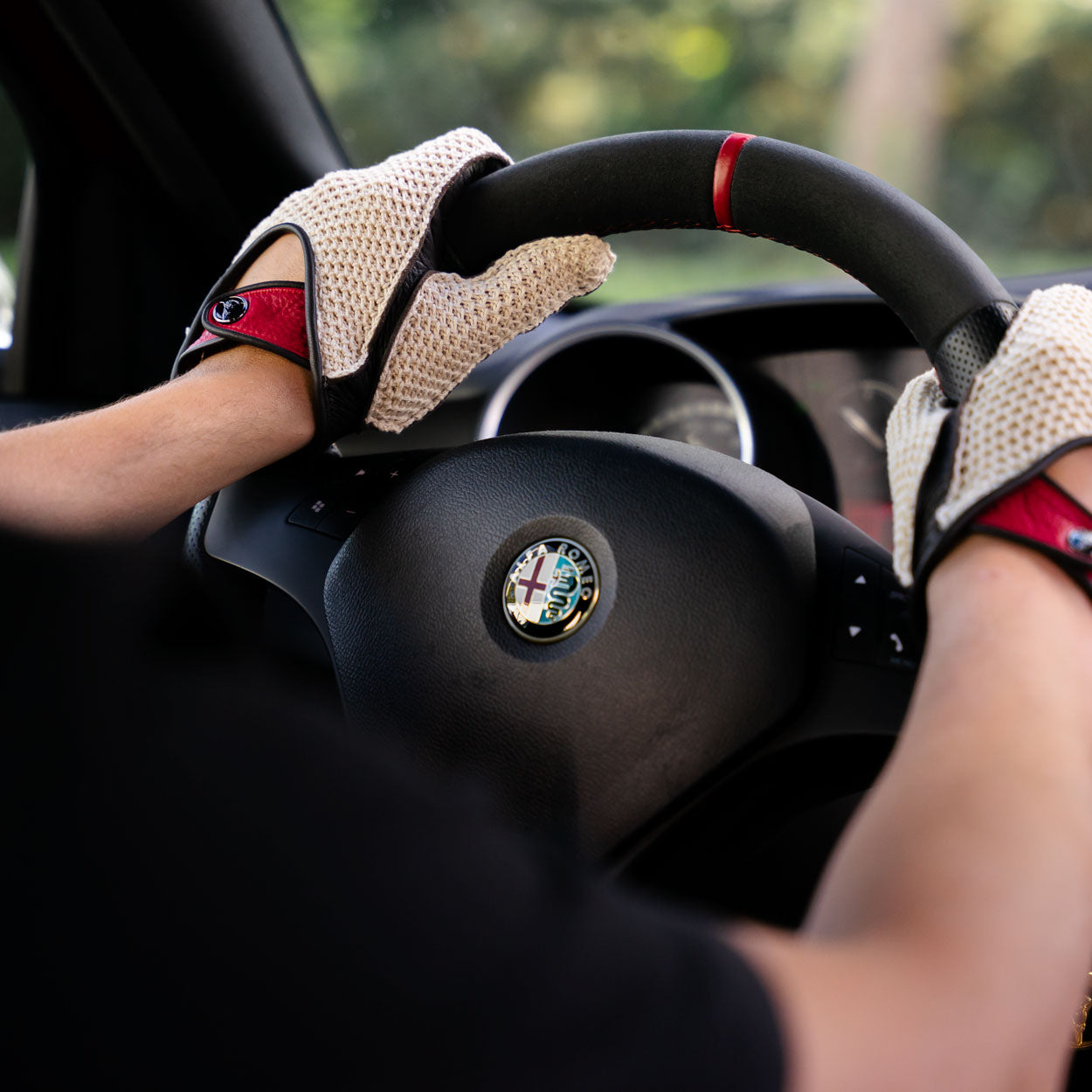 Alfa romeo best sale driving gloves