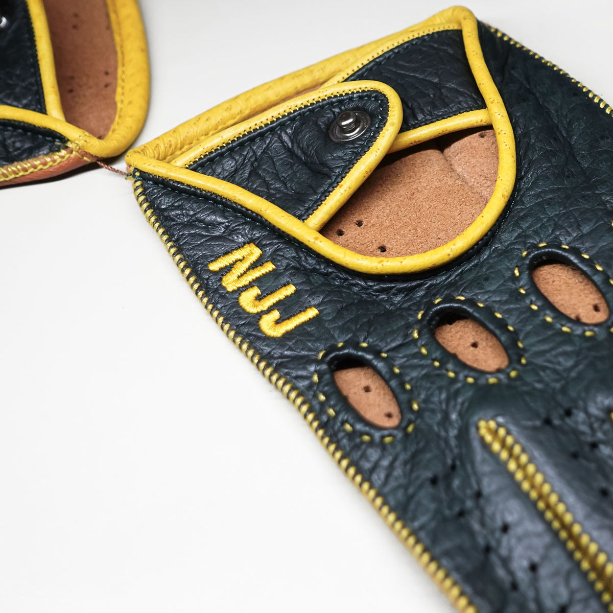 Driving gloves embroidery service
