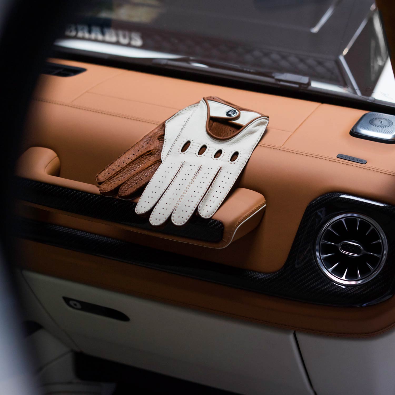 White Brabus leather driving gloves - Opinari - Driver's Essentials