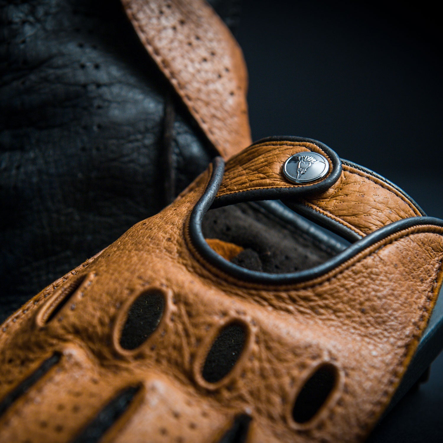 Brown leather men driving gloves - Opinari - Driver's Essentials